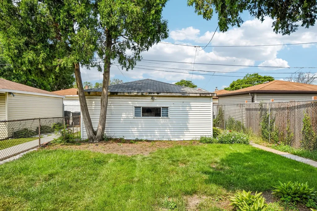 4536 South Lavergne Avenue Chicago IL 60638
