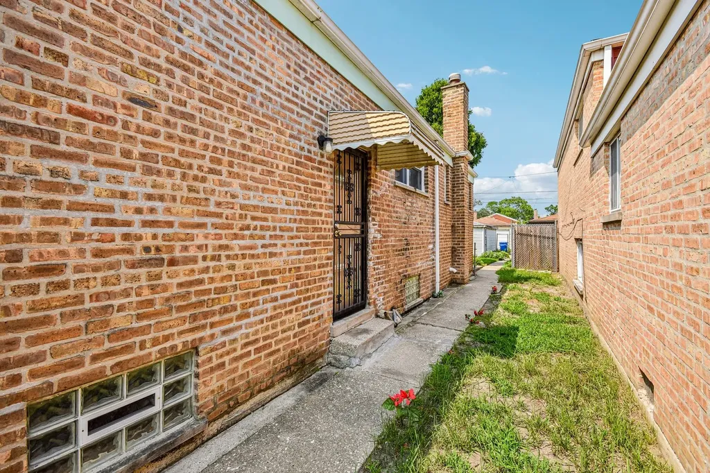 4536 South Lavergne Avenue Chicago IL 60638