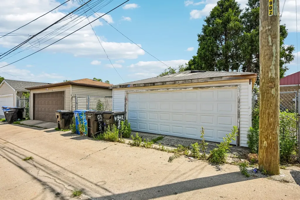 4536 South Lavergne Avenue Chicago IL 60638