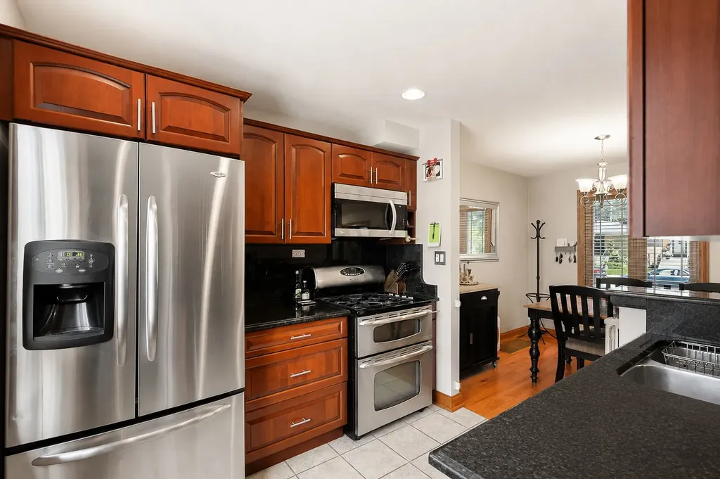 5050 North Neenah Avenue Chicago IL 60656
