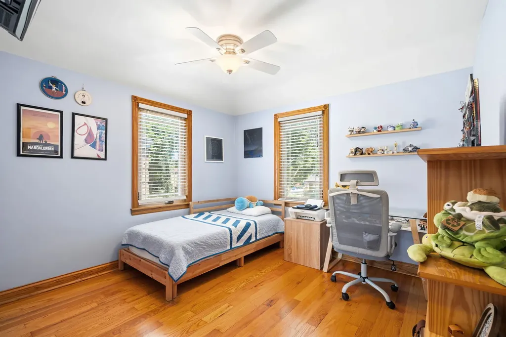 5050 North Neenah Avenue Chicago IL 60656
