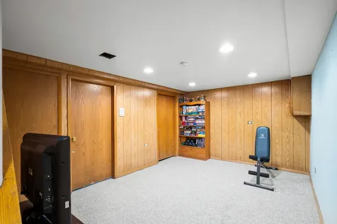 5050 North Neenah Avenue Chicago IL 60656