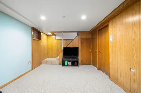 5050 North Neenah Avenue Chicago IL 60656