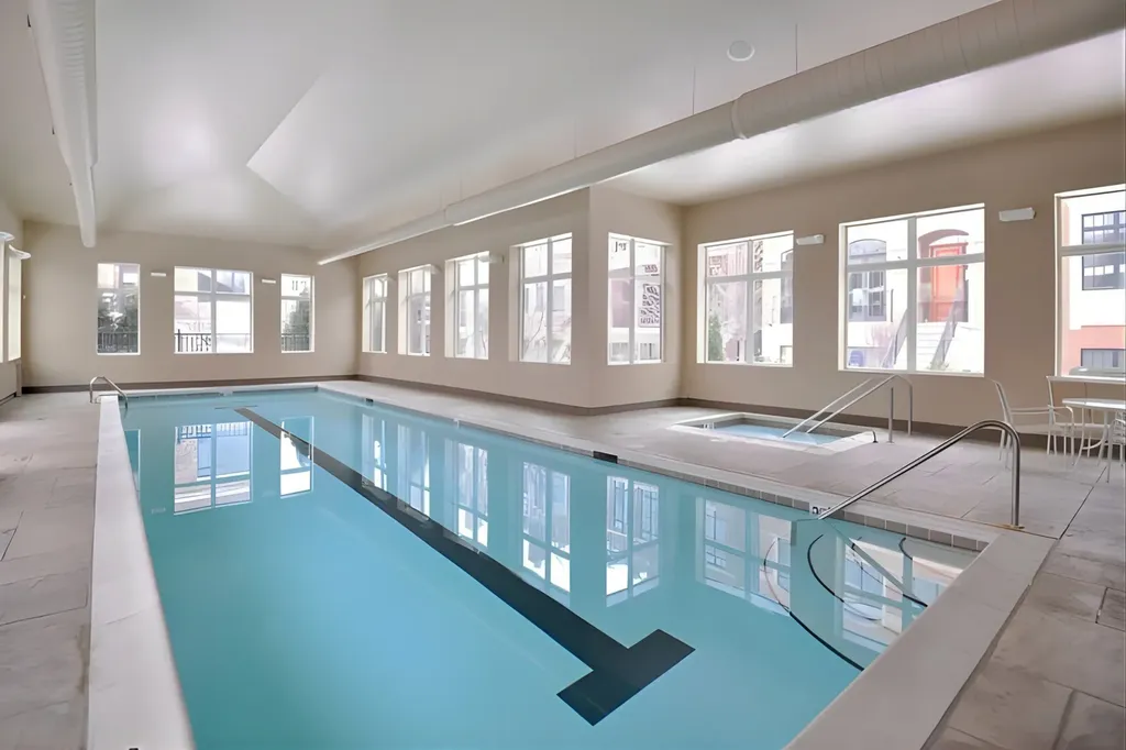 1634 West Surf Street Chicago IL 60657