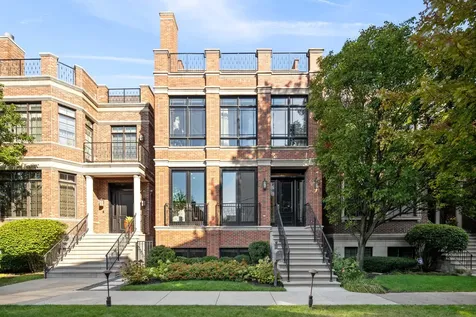 1634 West Surf Street Chicago IL 60657