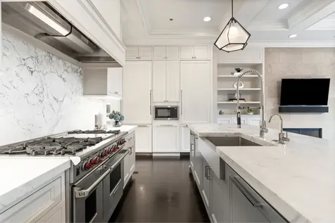 1634 West Surf Street Chicago IL 60657