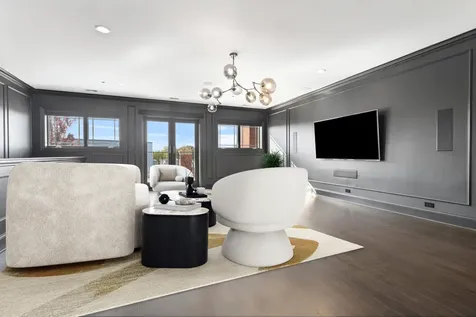 1634 West Surf Street Chicago IL 60657