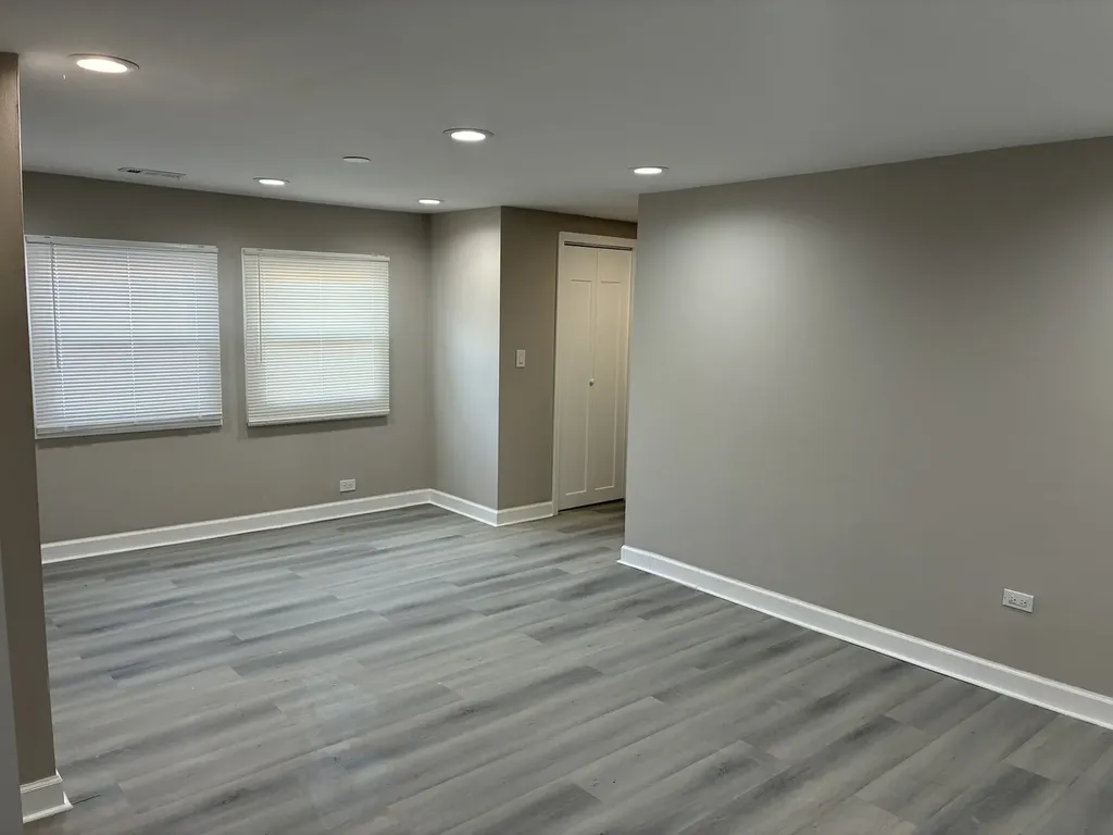 8305 South Maryland Avenue Chicago IL 60619