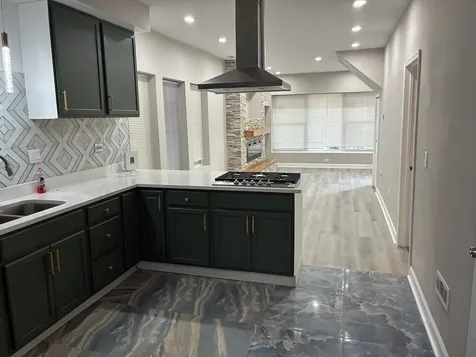 8305 South Maryland Avenue Chicago IL 60619