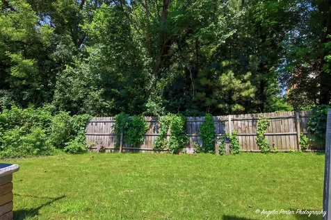 2812 Jethro Court Zion IL 60099