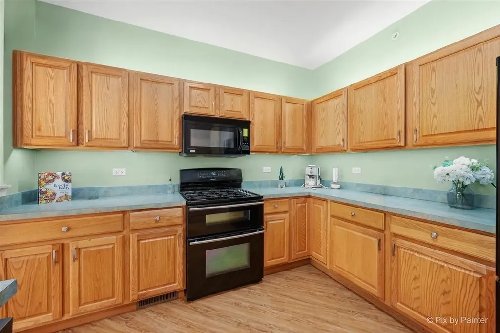 13215 Oakwood Avenue Huntley IL 60142