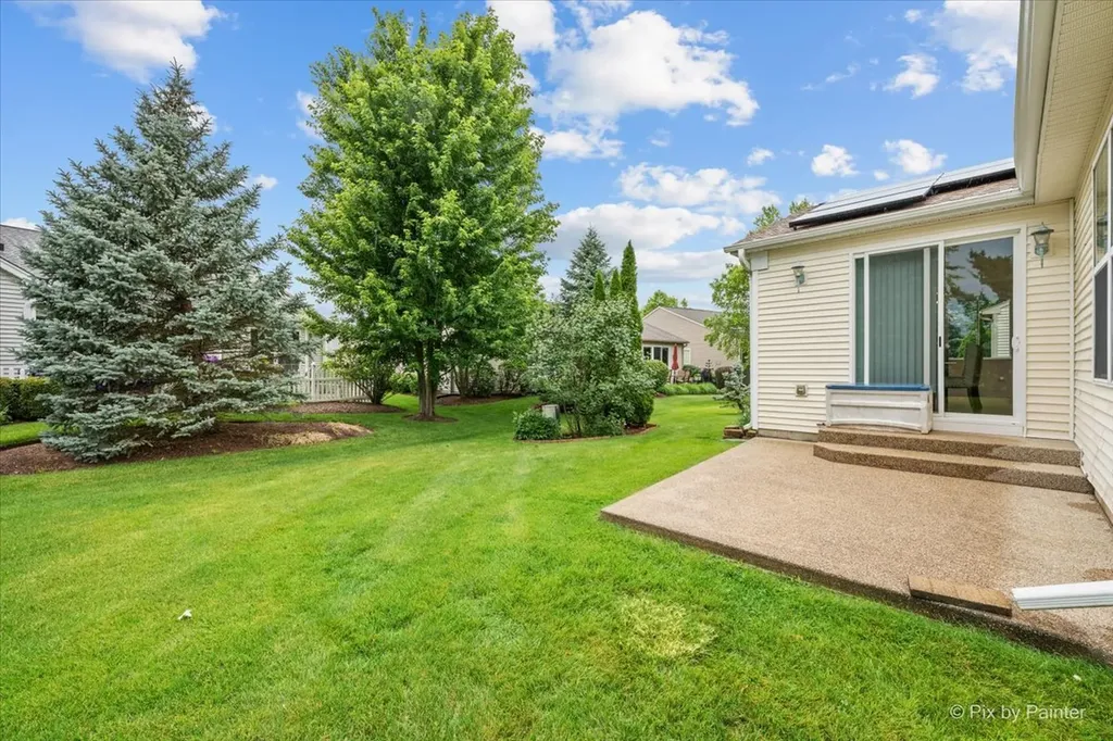 13215 Oakwood Avenue Huntley IL 60142