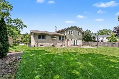 1621 North Belmont Avenue Arlington Heights IL 60004