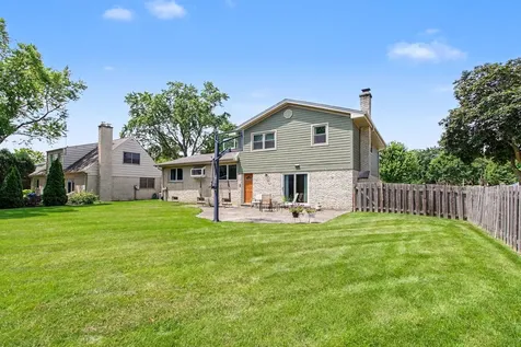 1621 North Belmont Avenue Arlington Heights IL 60004