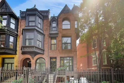 45 East Division Street Chicago IL 60610