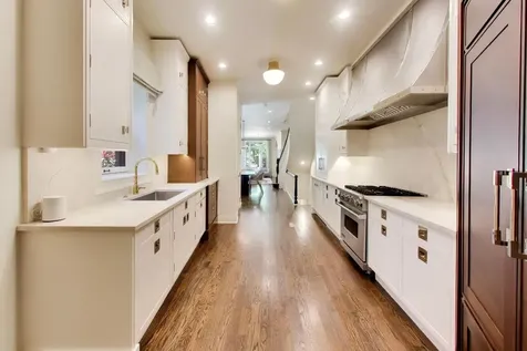 45 East Division Street Chicago IL 60610