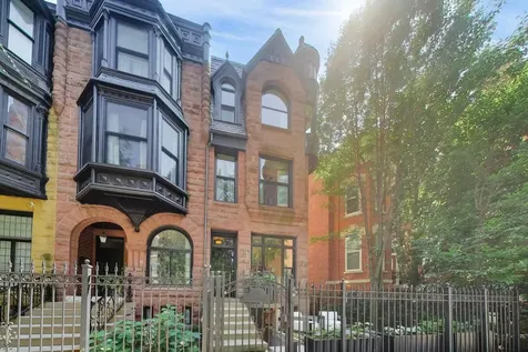 45 East Division Street Chicago IL 60610