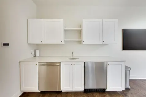45 East Division Street Chicago IL 60610