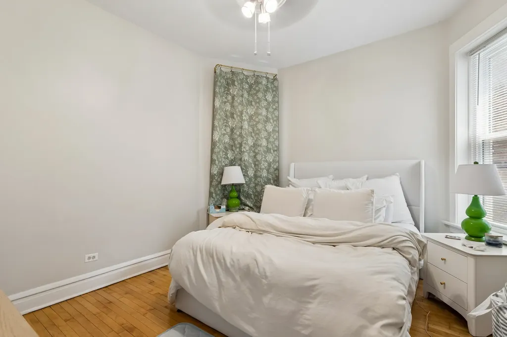 1430 West Cuyler Avenue Chicago IL 60613