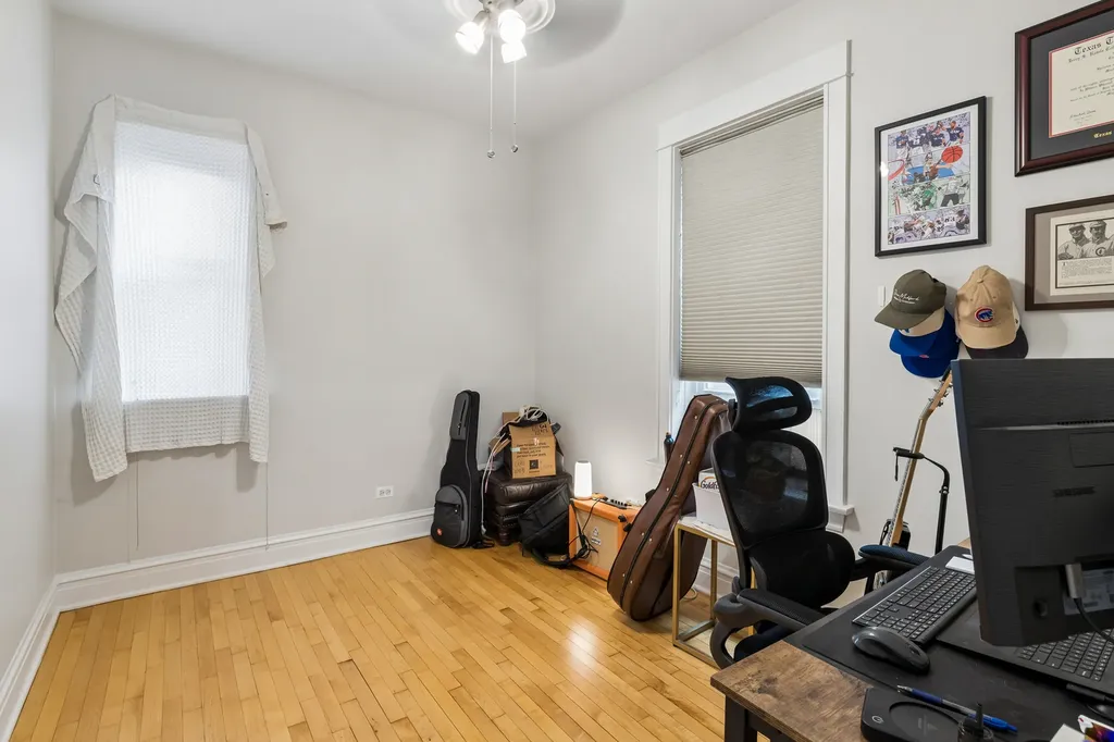 1430 West Cuyler Avenue Chicago IL 60613