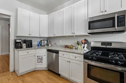 1430 West Cuyler Avenue Chicago IL 60613