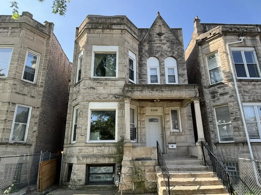 3509 West Lexington Street Chicago IL 60624