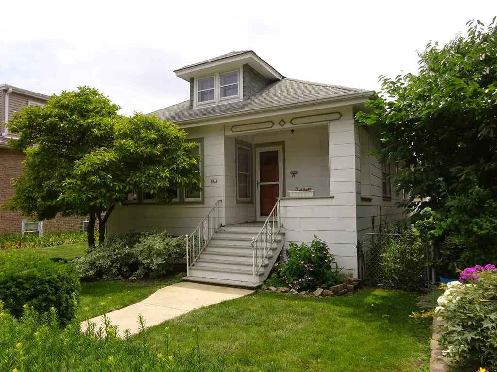 5645 West Ainslie Street Chicago IL 60630