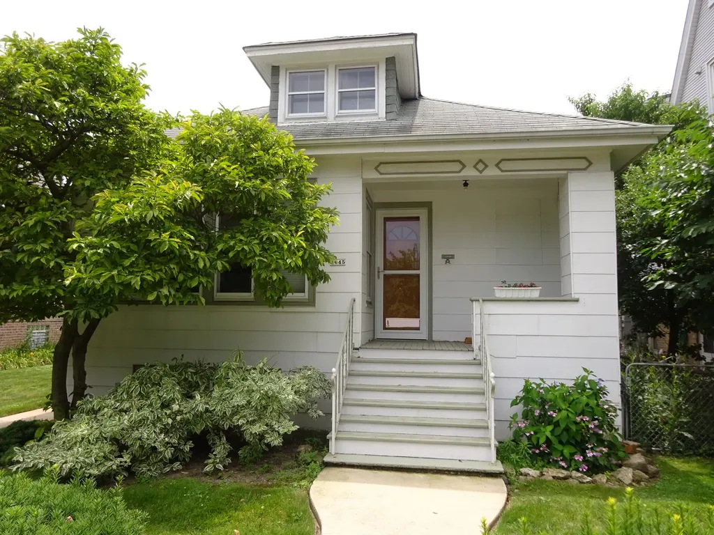 5645 West Ainslie Street Chicago IL 60630