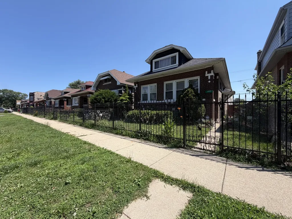 4947 West Concord Place Chicago IL 60639