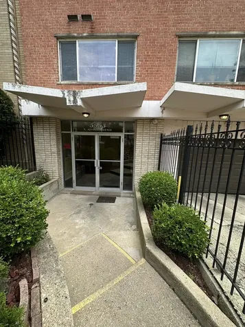 5953 North Kenmore Avenue Chicago IL 60660