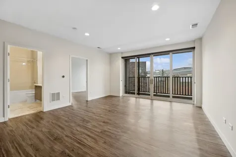 1045 West Cornelia Avenue Chicago IL 60657