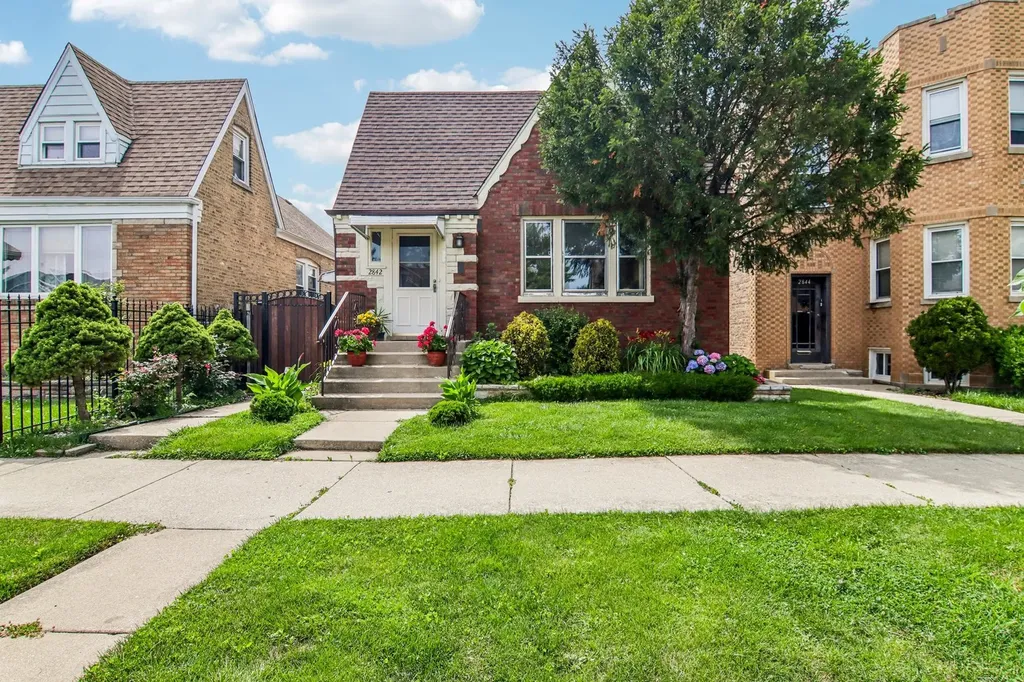 2842 North Mont Clare Avenue Chicago IL 60634