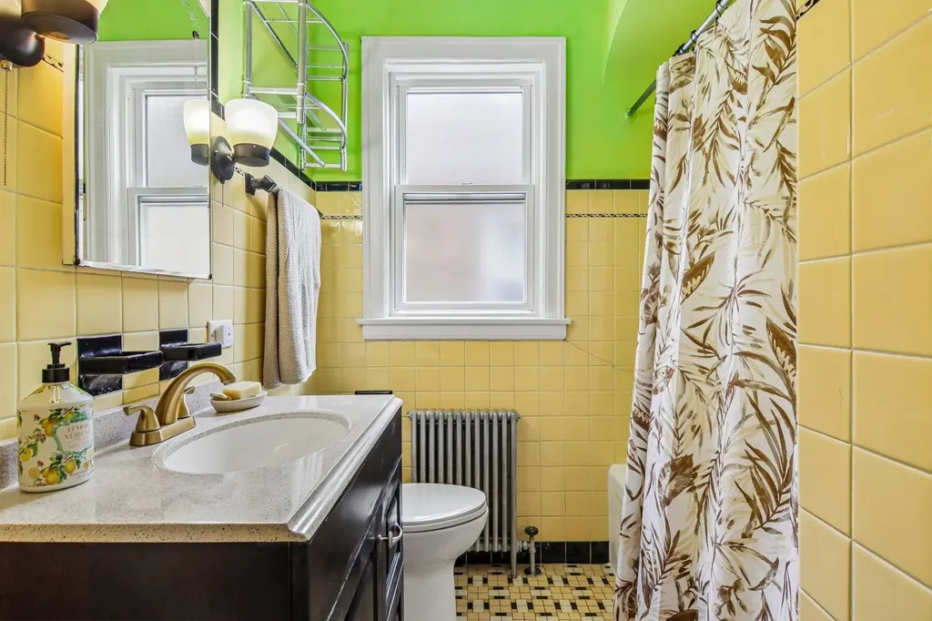 2842 North Mont Clare Avenue Chicago IL 60634