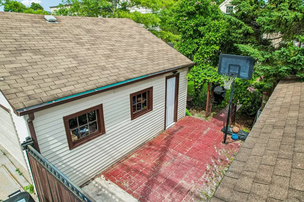 2842 North Mont Clare Avenue Chicago IL 60634