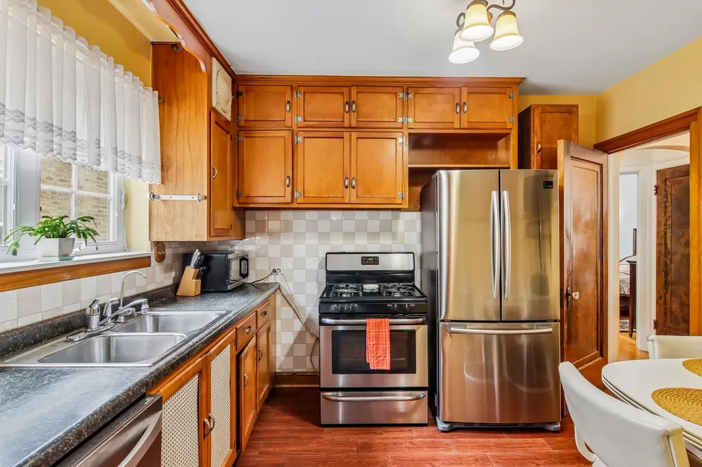 2842 North Mont Clare Avenue Chicago IL 60634