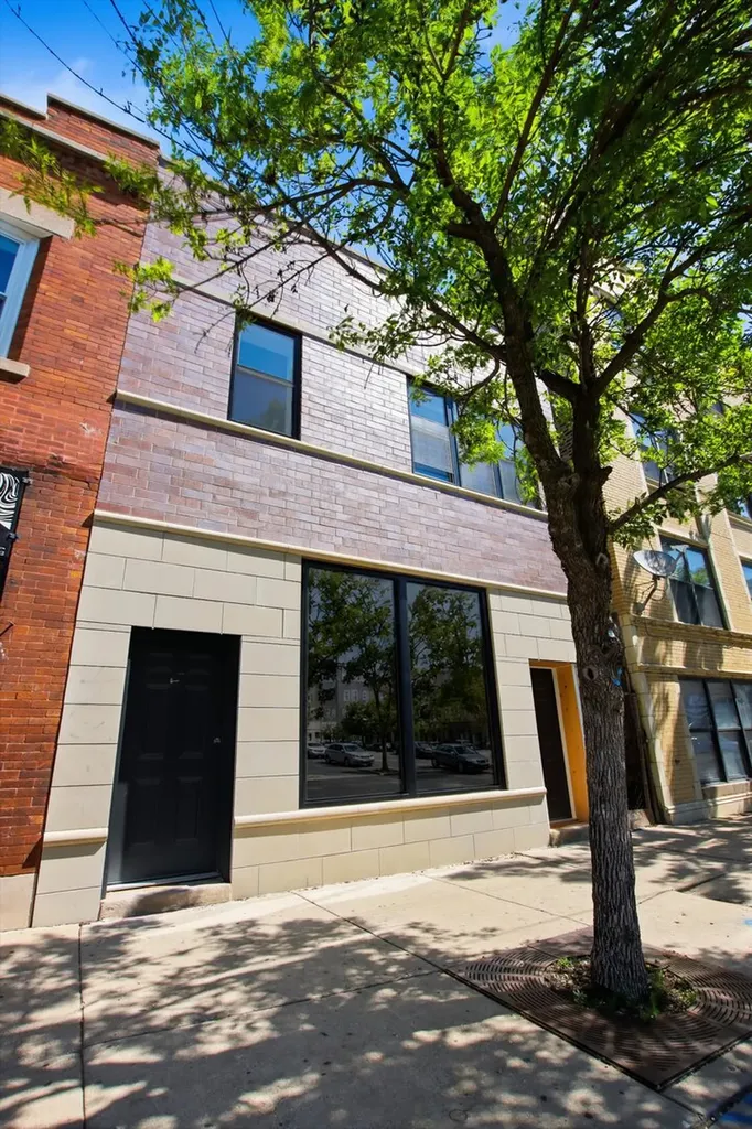 3116 West Montrose Avenue Chicago IL 60618