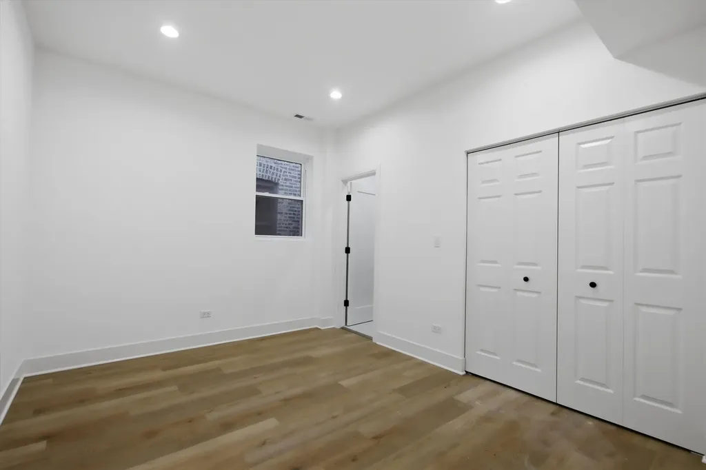 3116 West Montrose Avenue Chicago IL 60618