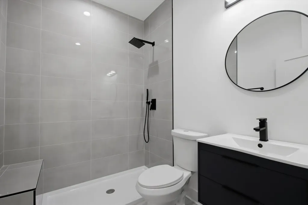 3116 West Montrose Avenue Chicago IL 60618