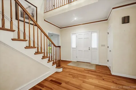 501 Pin Oak Court St. Charles IL 60174