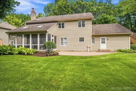 501 Pin Oak Court St. Charles IL 60174