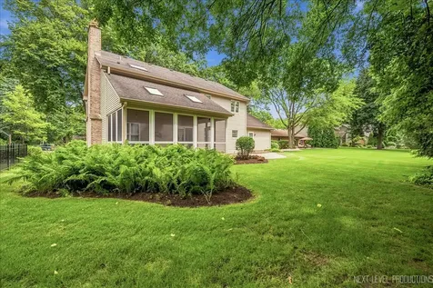 501 Pin Oak Court St. Charles IL 60174