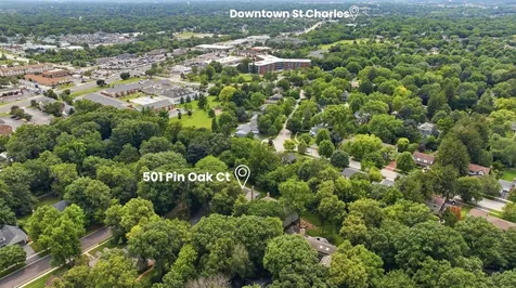 501 Pin Oak Court St. Charles IL 60174