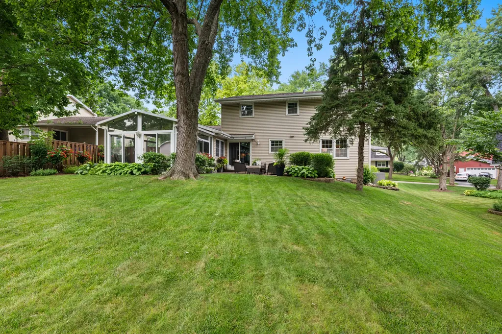 80 Bluebird Lane Naperville IL 60565
