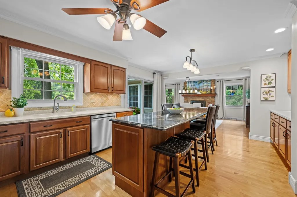80 Bluebird Lane Naperville IL 60565