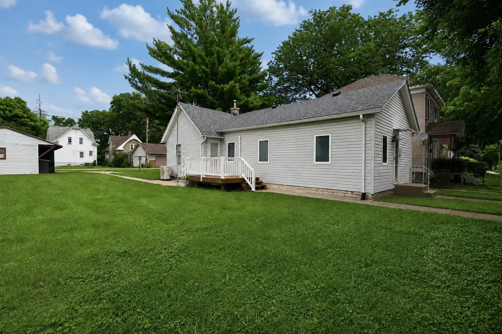 312 East North Street Morris IL 60450