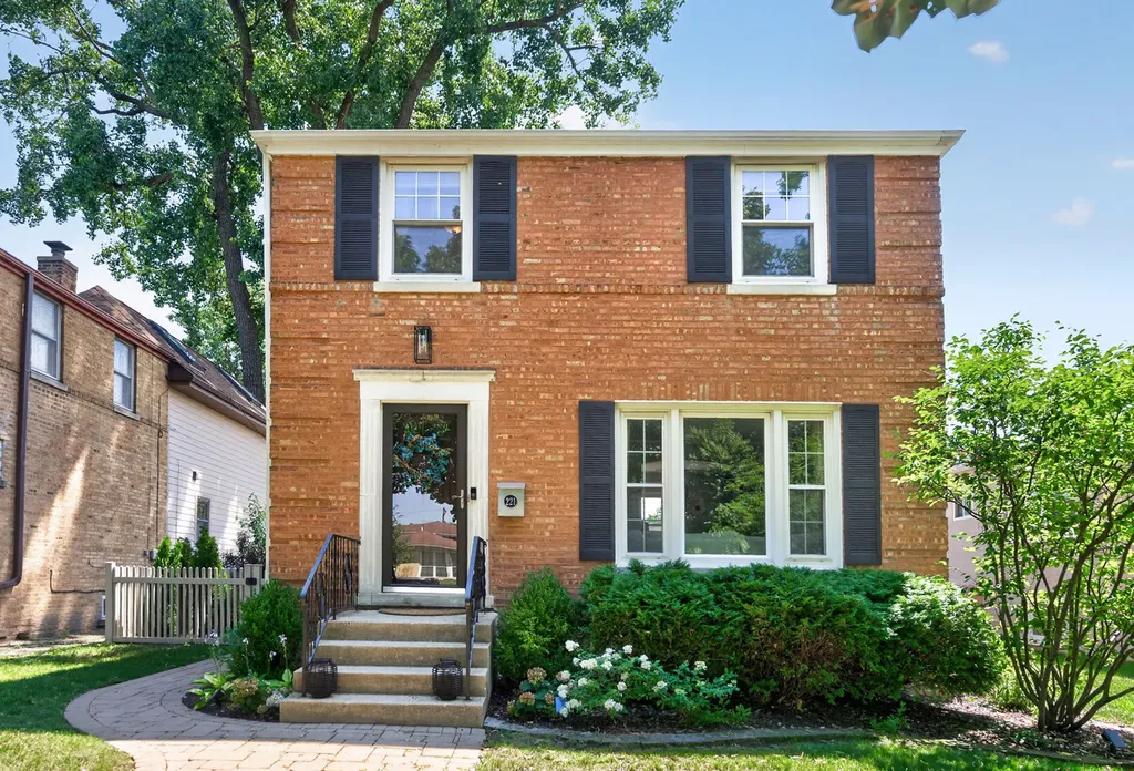 221 North Chester Avenue Park Ridge IL 60068