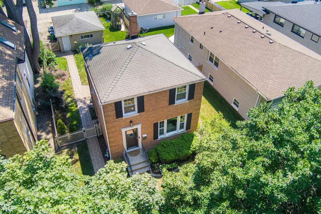 221 North Chester Avenue Park Ridge IL 60068