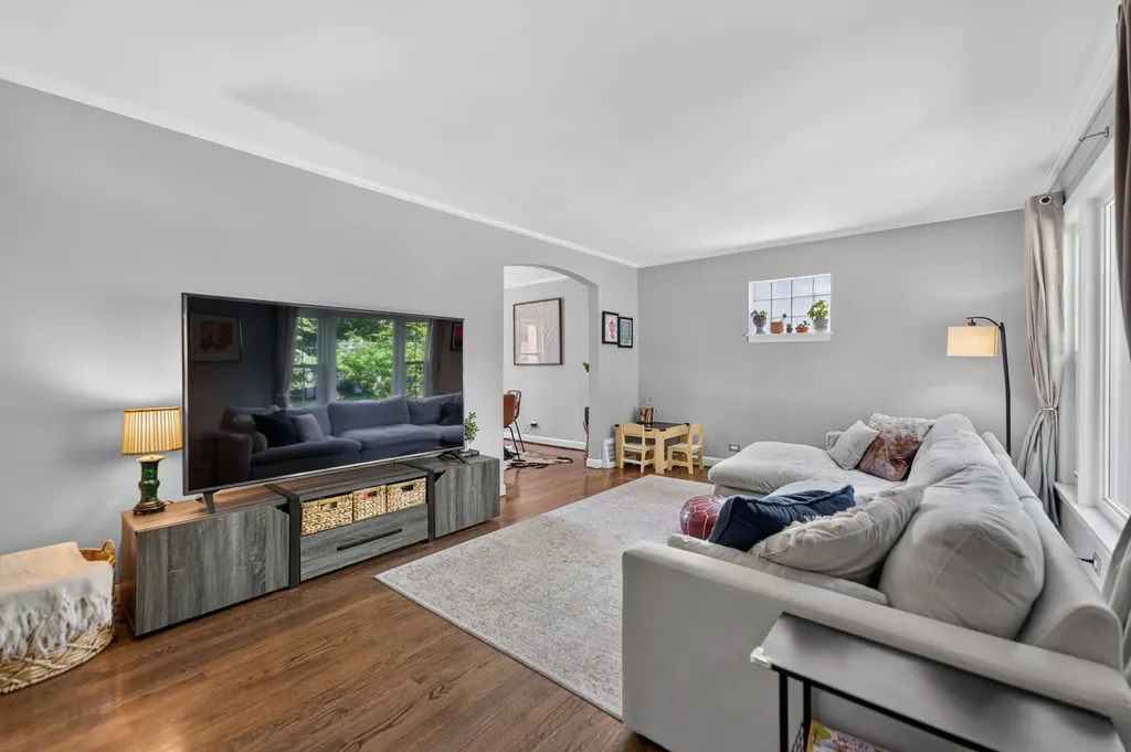221 North Chester Avenue Park Ridge IL 60068