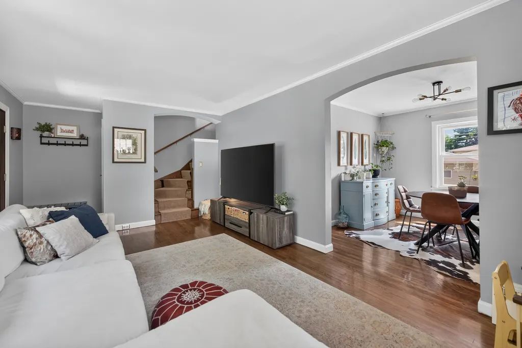 221 North Chester Avenue Park Ridge IL 60068