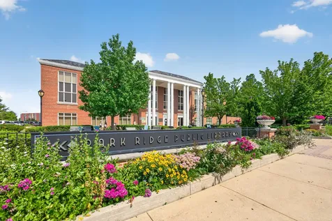 221 North Chester Avenue Park Ridge IL 60068